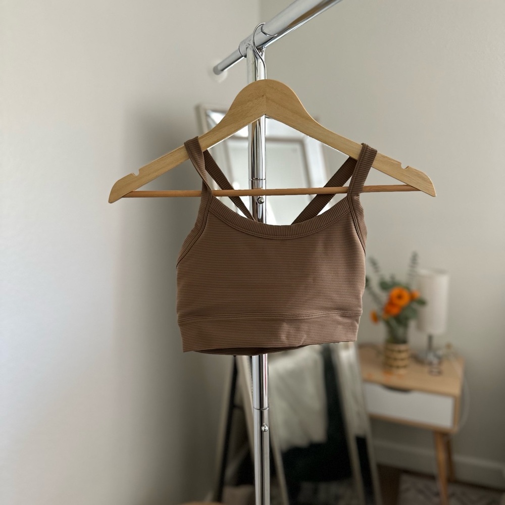 ALO Yoga Cross-Back Bra - Picture 4 of 4